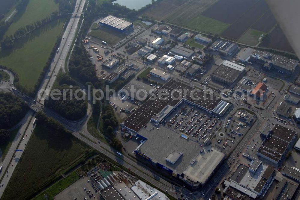 Bremen Brinkum from the bird's eye view: Blick auf das Einrichtungshaus Bremen-Brinkum IKEA Deutschland GmbH & Co. KG,Niederlassung Brinkum,Henleinstr. 1a,28816 Stuhr-Brinkum