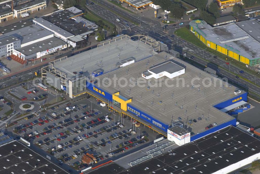 Bremen Brinkum from above - Blick auf das Einrichtungshaus Bremen-Brinkum IKEA Deutschland GmbH & Co. KG,Niederlassung Brinkum,Henleinstr. 1a,28816 Stuhr-Brinkum