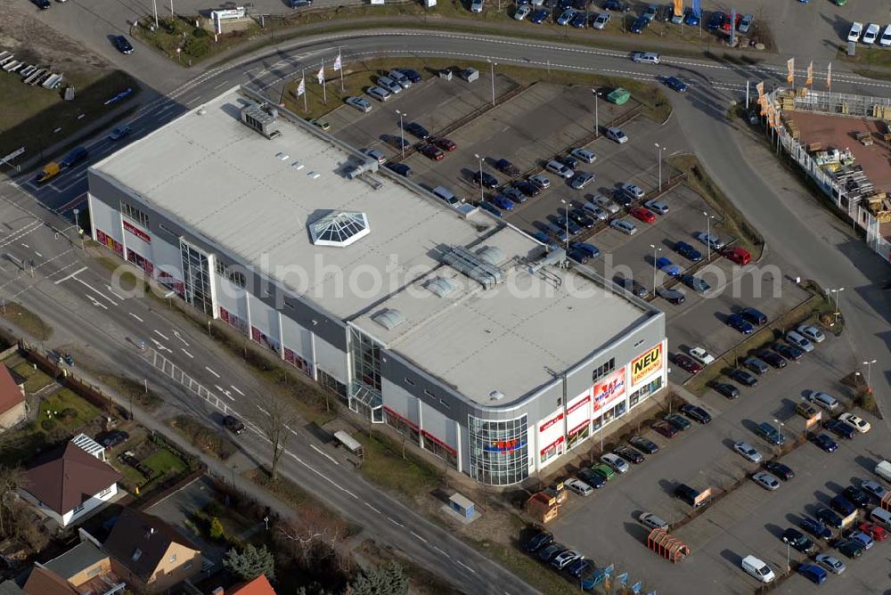 Bernau from above - ; Blick auf das Einrichtungshaus Wohnorama in Bernau; Wohnorama Möbel Kuch GmbH; Rüdnitzer Chaussee 10; 16321 Bernau b. Berlin; Telefon: 03338/750970; bernau.wohnorama.de