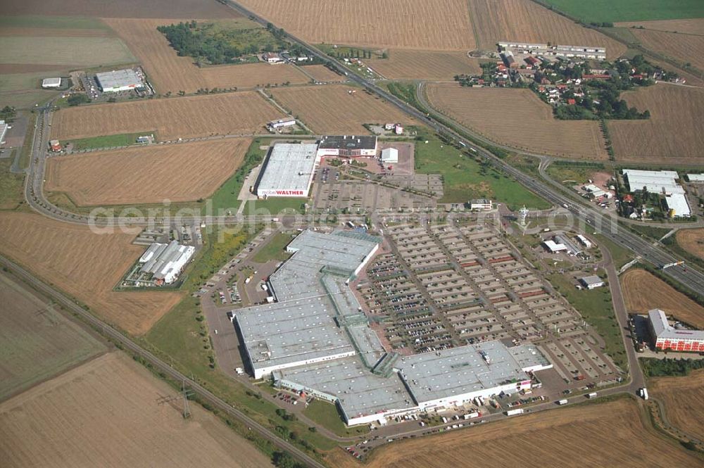 Halle Sachsen-Anhalt from above - Blick auf das Einrichtungszentrum der Möbel Walther GmbH. Peißen / Halle (an der B100); Telefon: 0345-574-0; Fax: 0345-574111; Achim Walder: