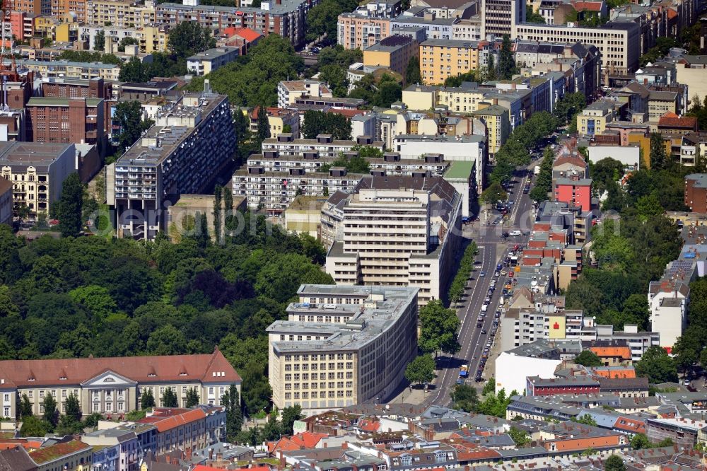 Berlin from above - View overlooking the residantial area along the Postdamer Strasse with Heinrich von Kleist Park and Pallasstrasse in Berlin - Schoneberg