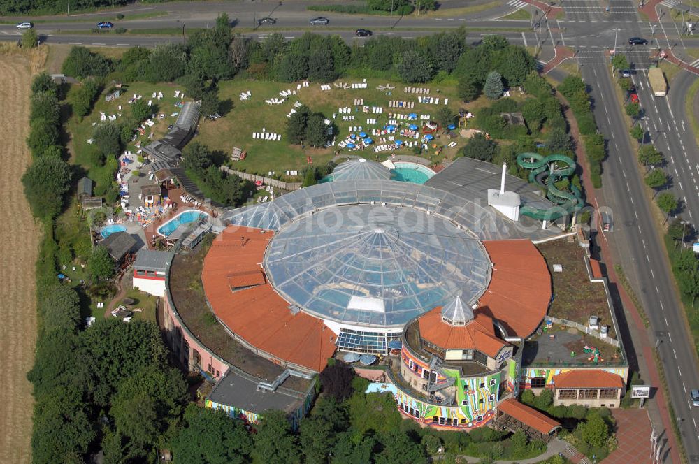 Aerial photograph Köln - Blick auf das Erlebnis- und Freizeitbad Aqualand in Köln. Dieses Schwimmbad bietet seinen Gästen sowohl Spaß und Unterhaltung in Form von Wasserrutschen, als auch Entspannung in Form von Dampfbädern und Erlebnisduschen oder der Saunalandschaft. Jung und alt kommen hier auf ihre Kosten. Es gibt ein Kinderparadies in dem die Kleinen betreut werden und es ist möglich dort einen Kindergeburtstag zu feiern. Auch diverse Schwimmkurse bietet das Aqualand an. Kontakt: Aqualand Freizeitbad, Merianstraße 1 50765 Köln, Tel. +49(0)211 7028 0, Fax +49(0)221 7003658, Email: info@aqualand.de