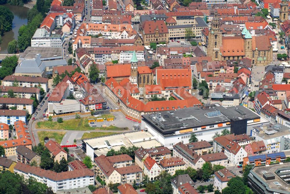 Heilbronn from the bird's eye view: Blick auf die Erschließungsfläche für die neue Stadtgalerie Heilbronn. Der Bau am neuen Einkaufszentrum hat im März 2006 auf dem Lan derer-Areal in der Altstadt begonnen und soll 2007 beendet sein. Projektleitung: ECE Projektmanagement GmbH (Kontakt Pressestelle: ECE Projektmanagement G.m.b.H. & Co. KG, Öffentlichkeitsarbeit und Akquisition, Heegbarg 30, 22391 Hamburg, Telefon (040) 60 60 6-353, Telefax (040) 60 60 6-511, E-Mail: photo@ece.de, E-Mail: press@ece.de,