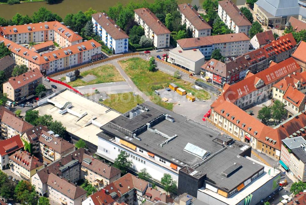 Heilbronn from above - Blick auf die Erschließungsfläche für die neue Stadtgalerie Heilbronn. Der Bau am neuen Einkaufszentrum hat im März 2006 auf dem Lan derer-Areal in der Altstadt begonnen und soll 2007 beendet sein. Projektleitung: ECE Projektmanagement GmbH (Kontakt Pressestelle: ECE Projektmanagement G.m.b.H. & Co. KG, Öffentlichkeitsarbeit und Akquisition, Heegbarg 30, 22391 Hamburg, Telefon (040) 60 60 6-353, Telefax (040) 60 60 6-511, E-Mail: photo@ece.de, E-Mail: press@ece.de,