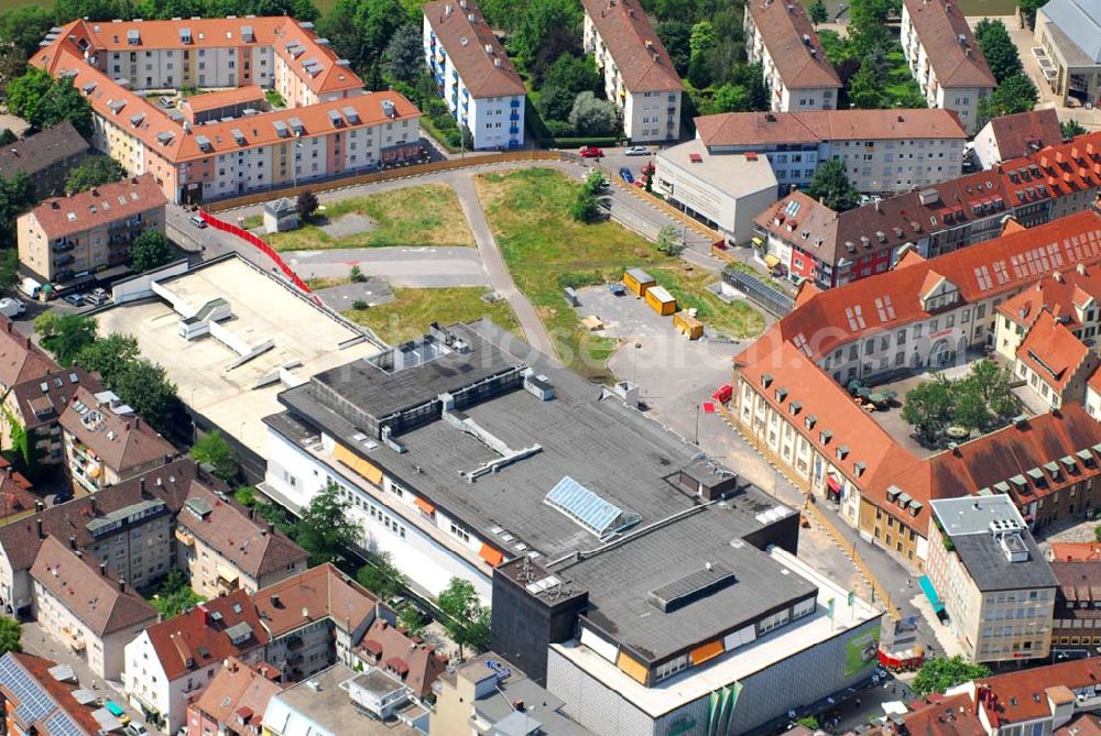 Heilbronn from the bird's eye view: Blick auf die Erschließungsfläche für die neue Stadtgalerie Heilbronn. Der Bau am neuen Einkaufszentrum hat im März 2006 auf dem Lan derer-Areal in der Altstadt begonnen und soll 2007 beendet sein. Projektleitung: ECE Projektmanagement GmbH (Kontakt Pressestelle: ECE Projektmanagement G.m.b.H. & Co. KG, Öffentlichkeitsarbeit und Akquisition, Heegbarg 30, 22391 Hamburg, Telefon (040) 60 60 6-353, Telefax (040) 60 60 6-511, E-Mail: photo@ece.de, E-Mail: press@ece.de,