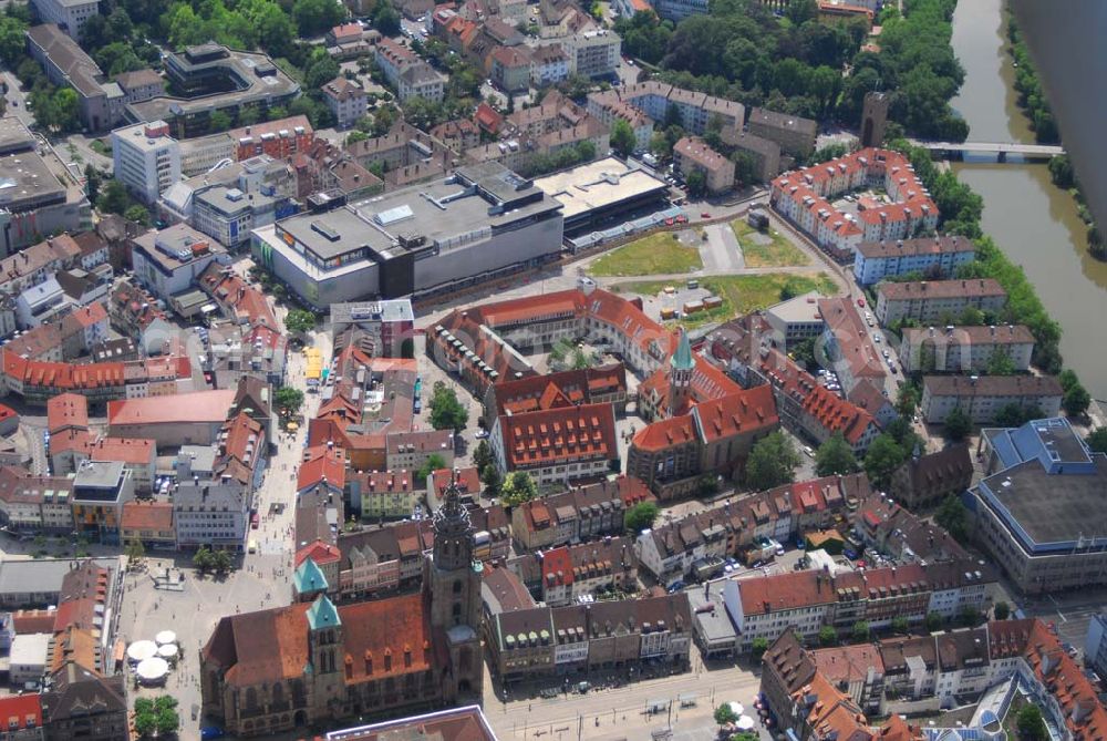 Heilbronn from above - Blick auf die Erschließungsfläche für die neue Stadtgalerie Heilbronn. Der Bau am neuen Einkaufszentrum hat im März 2006 auf dem Lan derer-Areal in der Altstadt begonnen und soll 2007 beendet sein. Projektleitung: ECE Projektmanagement GmbH (Kontakt Pressestelle: ECE Projektmanagement G.m.b.H. & Co. KG, Öffentlichkeitsarbeit und Akquisition, Heegbarg 30, 22391 Hamburg, Telefon (040) 60 60 6-353, Telefax (040) 60 60 6-511, E-Mail: photo@ece.de, E-Mail: press@ece.de,