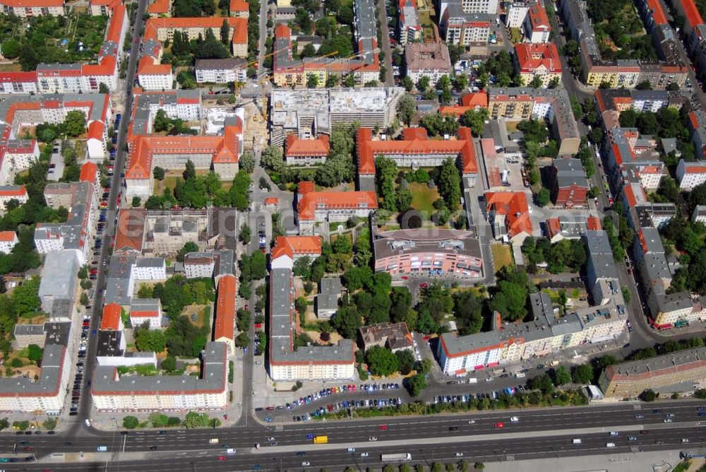 Aerial photograph Berlin Lichtenberg - Blick auf den Erweiterungsbau am Krankenhaus Lichtenberg in der Fanningerstraße.