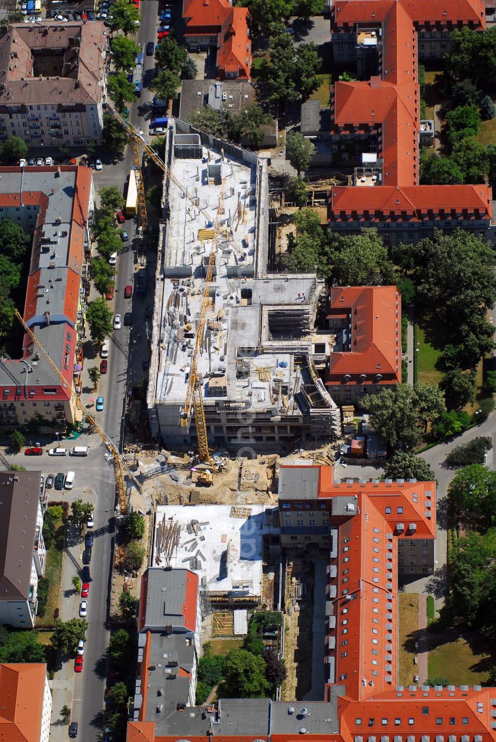 Aerial photograph Berlin Lichtenberg - Blick auf den Erweiterungsbau am Krankenhaus Lichtenberg in der Fanningerstraße.