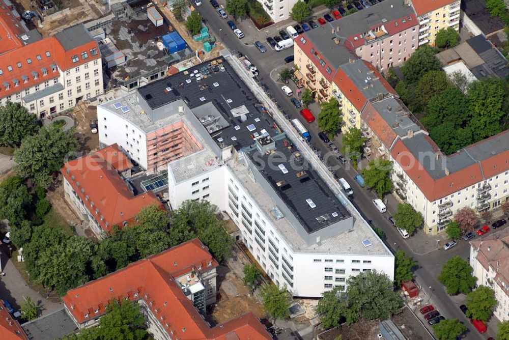 Berlin from the bird's eye view: Blick auf den Erweiterungsbau am Krankenhaus Lichtenberg in der Fanningerstraße.