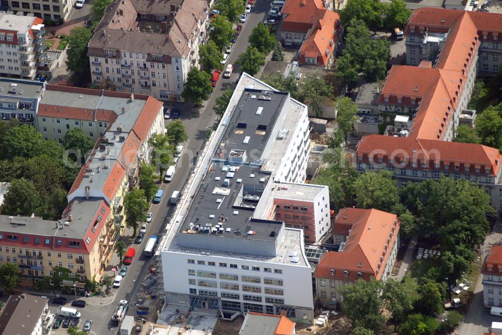 Aerial photograph Berlin - Blick auf den Erweiterungsbau am Krankenhaus Lichtenberg in der Fanningerstraße.