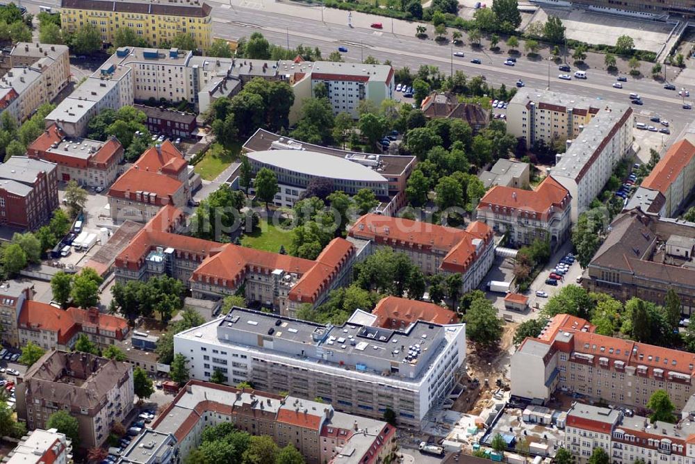 Aerial image Berlin - Blick auf den Erweiterungsbau am Krankenhaus Lichtenberg in der Fanningerstraße.