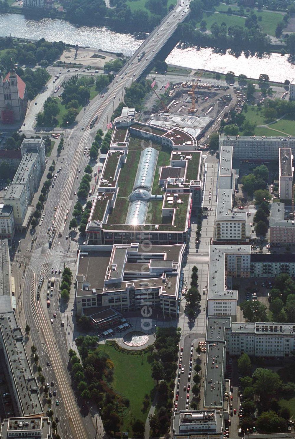 Aerial image Magdeburg(Sachsen-Anhalt) - Blick auf die Erweiterungsbaustelle am Allee-Center Magdeburg Ernst-Reuter-Allee 11,39104 Magdeburg,Tel.: 0391 / 533 44 33 Fax: 0391 / 533 44 55 (ECE)