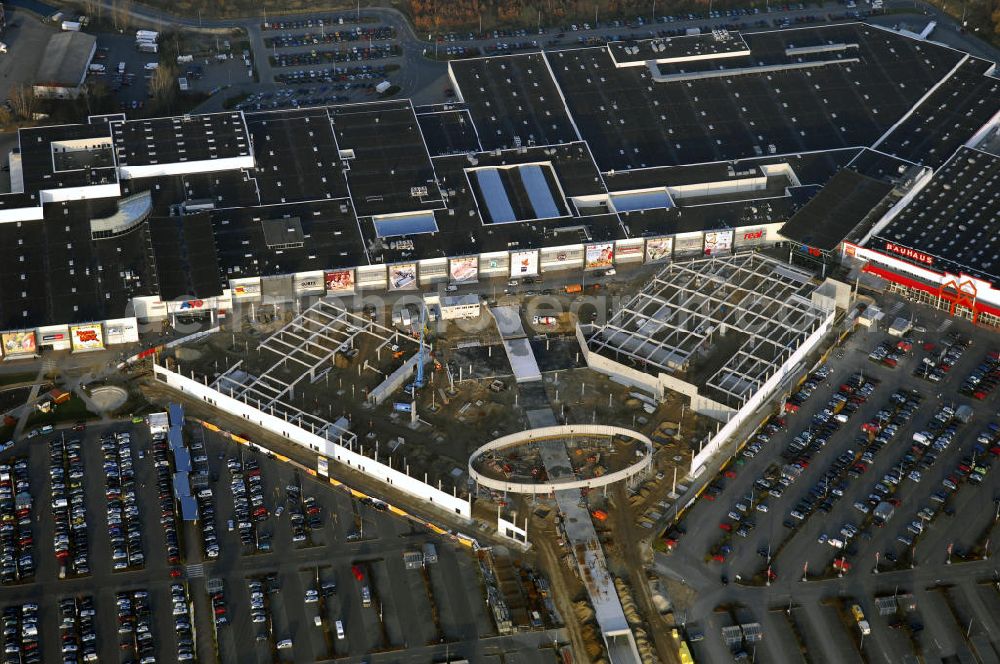 Aerial photograph WILDAU - Blick auf die Erweiterungsbaustelle am A10 Center am südlichen Berliner Ring bei Wildau.