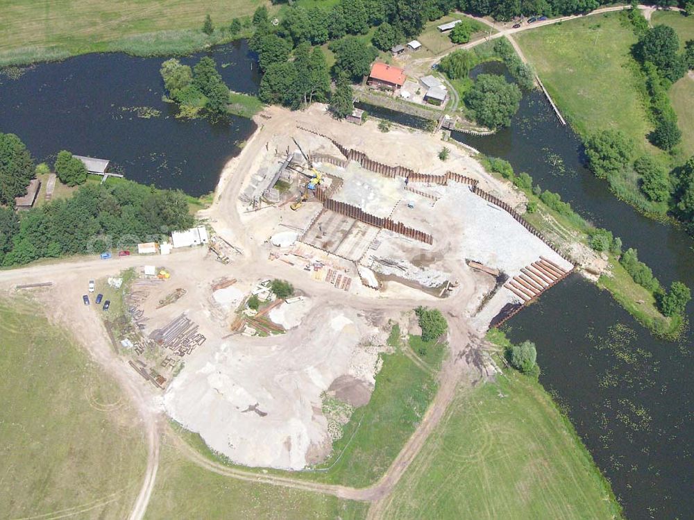 Aerial image Kossenblatt - Blick auf die Erweiterungsbaustelle der Schleuse Kossenblatt. Ein Projekt der PTW Planungsgemeinschaft Tief- und Wasserbau GmbH in der Lewickistr.12 in 01279 Dresden, Tel 0351/ 45 251-0, Herr Oberdorf obendorf@ptw-dresden.de