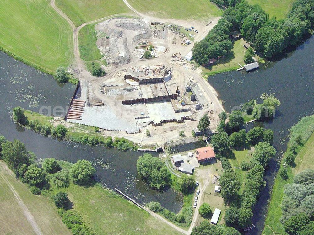 Aerial image Kossenblatt - Blick auf die Erweiterungsbaustelle der Schleuse Kossenblatt. Ein Projekt der PTW Planungsgemeinschaft Tief- und Wasserbau GmbH in der Lewickistr.12 in 01279 Dresden, Tel 0351/ 45 251-0, Herr Oberdorf obendorf@ptw-dresden.de