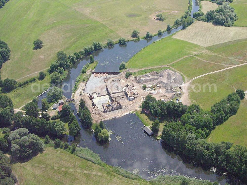 Aerial image Kossenblatt - Blick auf die Erweiterungsbaustelle der Schleuse Kossenblatt. Ein Projekt der PTW Planungsgemeinschaft Tief- und Wasserbau GmbH in der Lewickistr.12 in 01279 Dresden, Tel 0351/ 45 251-0, Herr Oberdorf obendorf@ptw-dresden.de