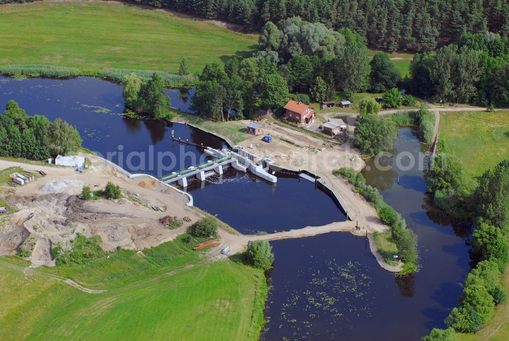 Aerial image Kossenblatt - Blick auf die Erweiterungsbaustelle der Schleuse Kossenblatt. Ein Projekt der PTW Planungsgemeinschaft Tief- und Wasserbau GmbH in der Lewickistr.12 in 01279 Dresden, Tel 0351/ 45 251-0, Herr Oberdorf obendorf@ptw-dresden.de