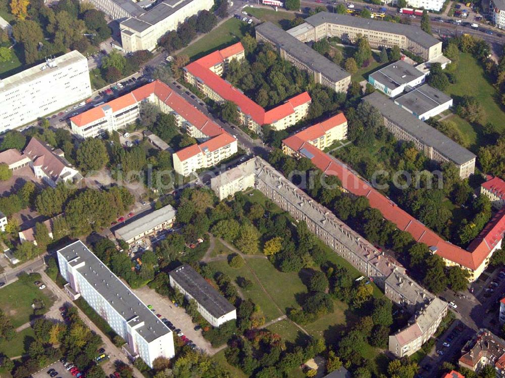 Aerial photograph Berlin-Lichtenberg - 05.10.2005: Die FHTW (Fachhochschule für Technik und Wirtschaft) besteht als eigenständige Hochschule seit 1994. Fachhochschule für Technik und Wirtschaft Berlin. Heute hat die FHTW insgesamt beinahe 8000 Studenten, die allerdings nicht alle in Karlshorst, sondern auch an an deren Standorten der Hochschule studieren. Treskowallee 8, 10318 Berlin; Tel. +49 / 30 / 50 19 - 0; Fax: +49 / 30 / 50 90 1 - 34