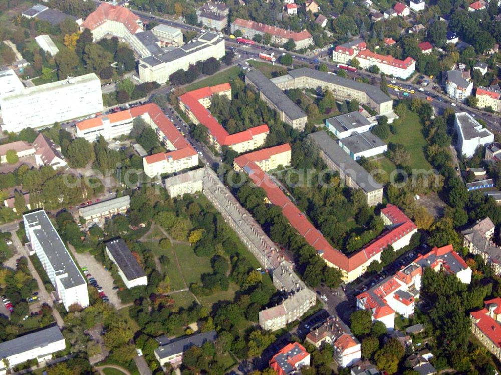 Berlin-Lichtenberg from above - 05.10.2005: Die FHTW (Fachhochschule für Technik und Wirtschaft) besteht als eigenständige Hochschule seit 1994. Fachhochschule für Technik und Wirtschaft Berlin. Heute hat die FHTW insgesamt beinahe 8000 Studenten, die allerdings nicht alle in Karlshorst, sondern auch an an deren Standorten der Hochschule studieren. Treskowallee 8, 10318 Berlin; Tel. +49 / 30 / 50 19 - 0; Fax: +49 / 30 / 50 90 1 - 34