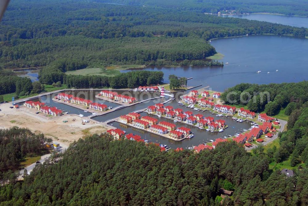 Rheinsberg from above - Blick auf das fast fertige Hafendorf Rheinsberg - Projektgesellschaft Hafendorf Rheinsberg GmbH,Lenaustr. 27,D-12305 Berlin,Telefon: +49 33931/34 161,Telefax: +49 33931/34 163,Email: info@hafendorf-rheinsberg.de,Achim Walder: