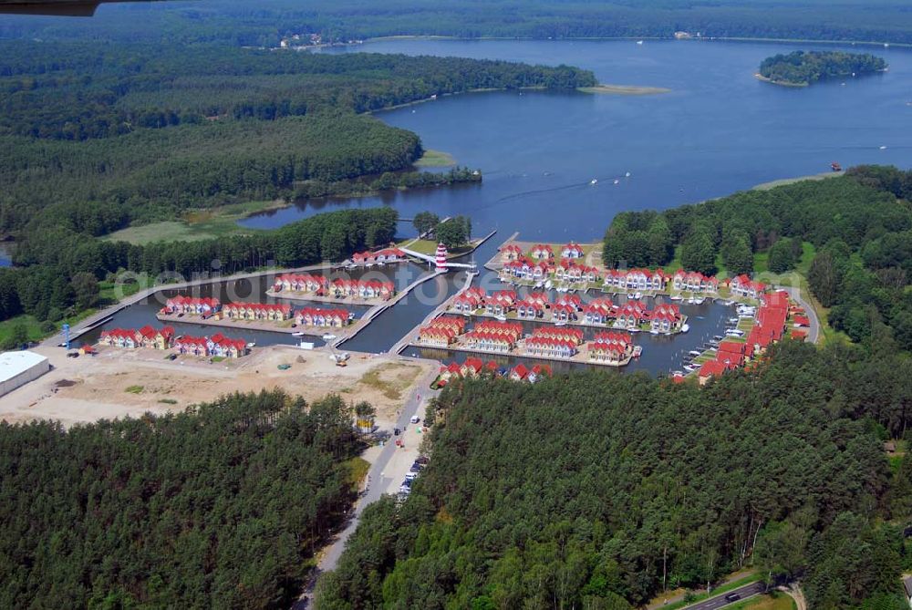 Rheinsberg from above - Blick auf das fast fertige Hafendorf Rheinsberg - Projektgesellschaft Hafendorf Rheinsberg GmbH,Lenaustr. 27,D-12305 Berlin,Telefon: +49 33931/34 161,Telefax: +49 33931/34 163,Email: info@hafendorf-rheinsberg.de,Achim Walder: