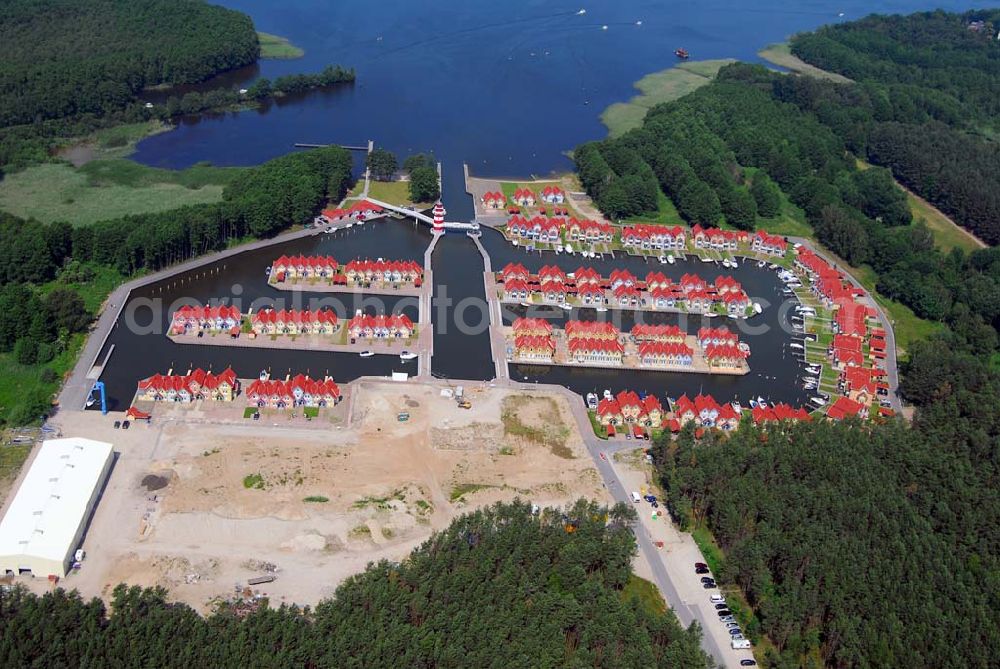 Rheinsberg from above - Blick auf das fast fertige Hafendorf Rheinsberg - Projektgesellschaft Hafendorf Rheinsberg GmbH,Lenaustr. 27,D-12305 Berlin,Telefon: +49 33931/34 161,Telefax: +49 33931/34 163,Email: info@hafendorf-rheinsberg.de,Achim Walder: