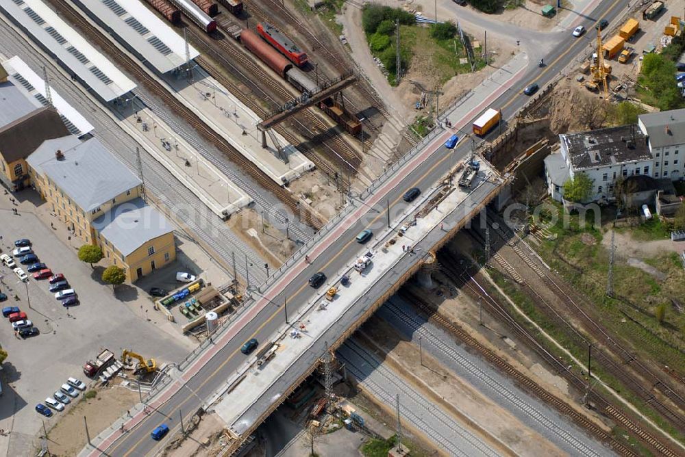 Aerial image Eberswalde - Blick auf die fast fertige Neubaubrücke an der Heegermühler Straße (B167) am Bahnhof Eberswalde. Katharina Ertl, Stadtverwaltung Eberswalde Baudezernat, Fachdienst Stadtentwicklung, AG Stadtplanung Telefon: 03334 - 64 - 617