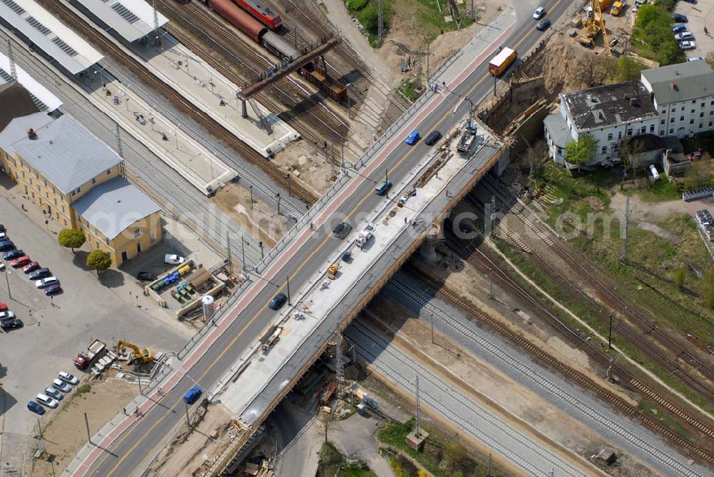 Aerial photograph Eberswalde - Blick auf die fast fertige Neubaubrücke an der Heegermühler Straße (B167) am Bahnhof Eberswalde. Katharina Ertl, Stadtverwaltung Eberswalde Baudezernat, Fachdienst Stadtentwicklung, AG Stadtplanung Telefon: 03334 - 64 - 617