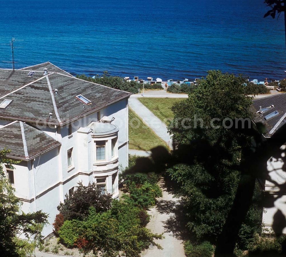 Heiligendamm from above - Blick auf das Walter Rathenau-Haus als Teil der Ferienhausanlage in Heiligendamm mit Blick auf das Wasser.