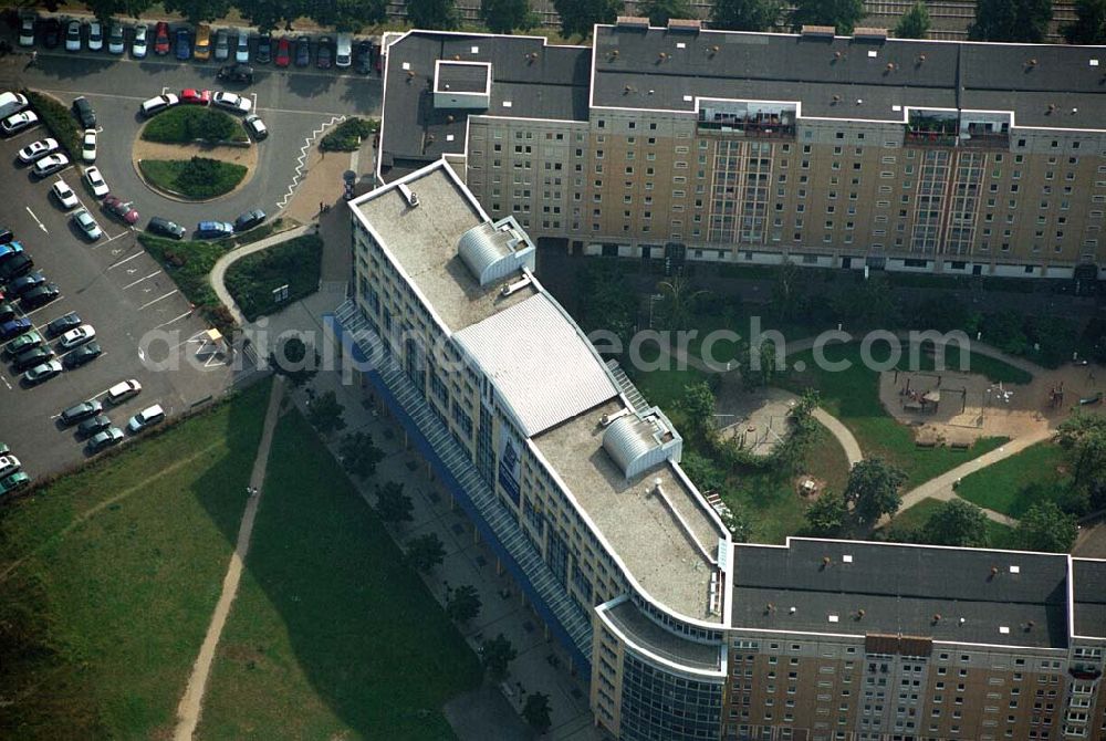 Dresden ( Sachsen ) from the bird's eye view: Der Ferdinandhof liegt zwischen Altmarkt und Hauptbahnhof, mitten in der Innenstadt von Dresden. Im Ferdinandhof sind Büroflächen ab ca. 300 m² bis etwa 850 m² auf einer Ebene realisierbar.HVB Immobilien AG Geschäftsstelle Leipzig; Ludwig-Erhard-Straße 57; 04103 Leipzig; Tel. 0341 998-1000; Fax 0341 998-1235