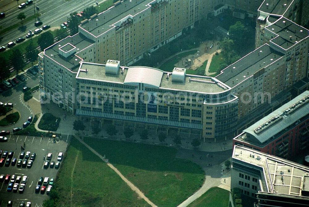 Aerial photograph Dresden ( Sachsen ) - Der Ferdinandhof liegt zwischen Altmarkt und Hauptbahnhof, mitten in der Innenstadt von Dresden. Im Ferdinandhof sind Büroflächen ab ca. 300 m² bis etwa 850 m² auf einer Ebene realisierbar.HVB Immobilien AG Geschäftsstelle Leipzig; Ludwig-Erhard-Straße 57; 04103 Leipzig; Tel. 0341 998-1000; Fax 0341 998-1235