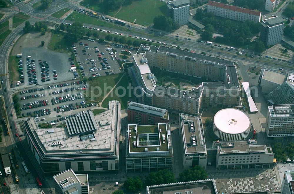 Dresden ( Sachsen ) from above - Der Ferdinandhof liegt zwischen Altmarkt und Hauptbahnhof, mitten in der Innenstadt von Dresden. Im Ferdinandhof sind Büroflächen ab ca. 300 m² bis etwa 850 m² auf einer Ebene realisierbar.HVB Immobilien AG Geschäftsstelle Leipzig; Ludwig-Erhard-Straße 57; 04103 Leipzig; Tel. 0341 998-1000; Fax 0341 998-1235