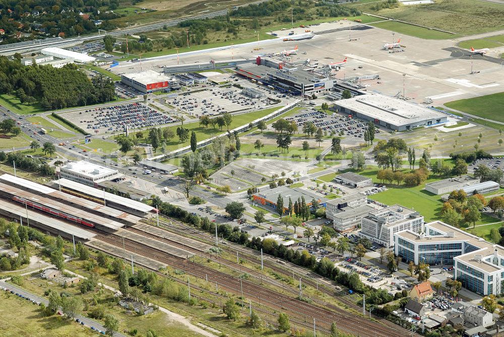 Schönefeld from the bird's eye view: Blick auf den Fern- und S- Bahnhof am Flughafen Schönefeld, BBI. View of the suburban train and train station at Schönefeld airport, BBI.