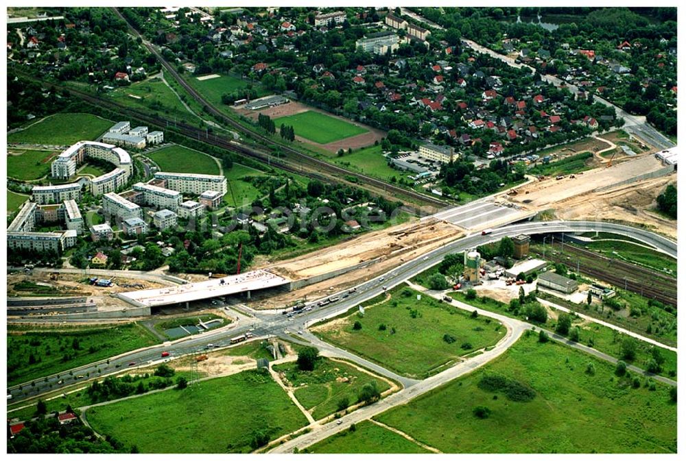 Schönefeld from above - 08.06.2005 Blick auf die fertig gestellte Zufahrtbrücke am Stadtautobahnzubringer am S-Bahnhof Berlin-Schönefeld. Ein Projekt der Schälerbau Berlin GmbH Baustelle der Schälerbau Berlin GmbH