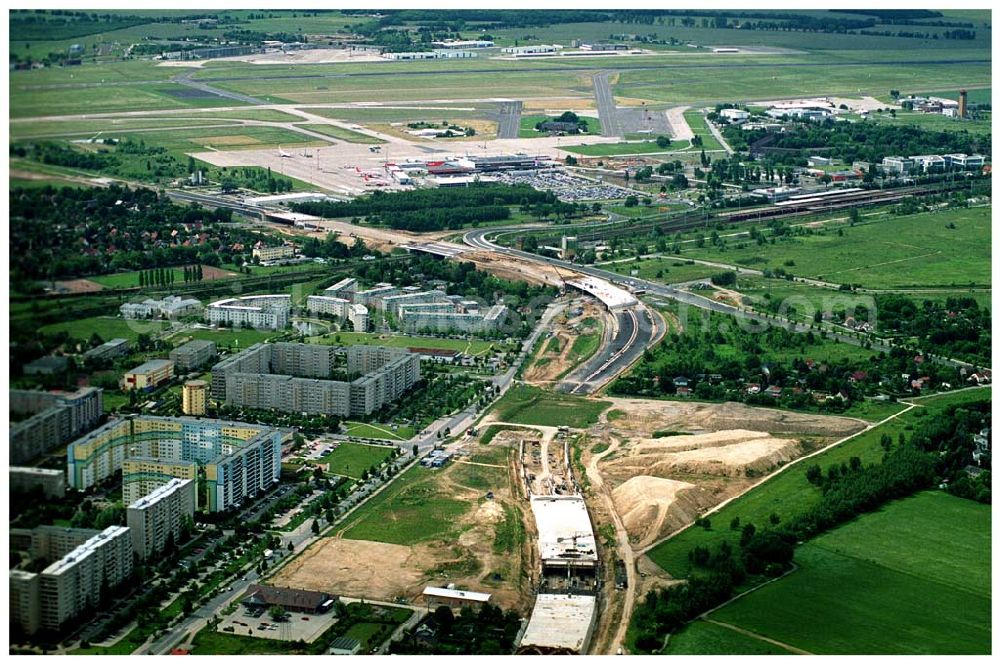 Schönefeld from the bird's eye view: 08.06.2005 Blick auf die fertig gestellte Zufahrtbrücke am Stadtautobahnzubringer am S-Bahnhof Berlin-Schönefeld. Ein Projekt der Schälerbau Berlin GmbH Baustelle der Schälerbau Berlin GmbH