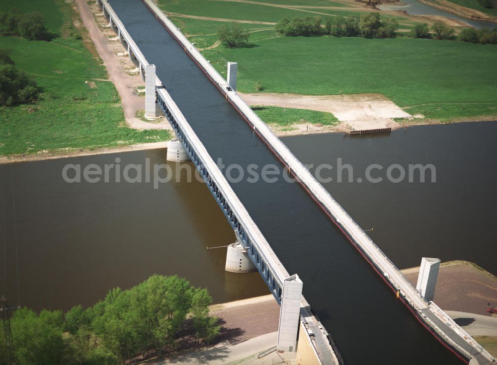 Hohenwarthe / Sachsen - Anhalt from above - Blick auf die fertige Trogbrücke des Elbe-Havel-Kanals / Mittellandkanal über die Elbe am Wasserstrasenkreuz Magdeburg in Hohenwarthe