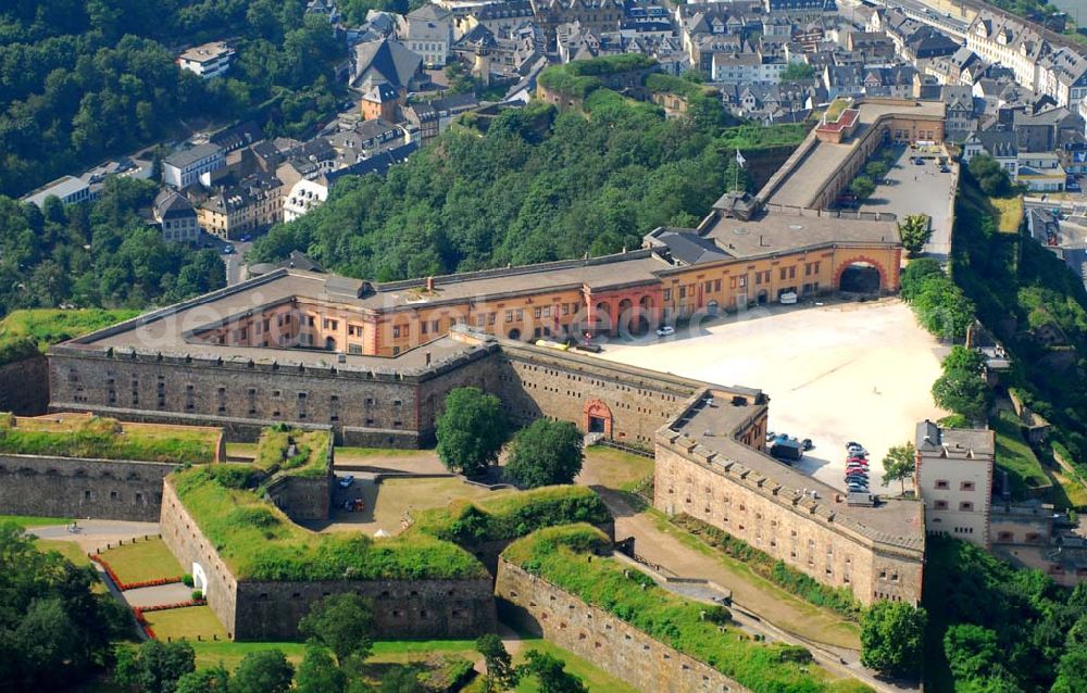 Koblenz from the bird's eye view: Blick auf die Festung Ehrenbreitstein in Koblenz. Die Festung Ehrenbreitsten wurde im 16. Jhd. auf der ursprünglichen Burganlage aus dem 11. Jhd. errichtet. Sie war zuerst eine kurtrierischen, später eine preußische Festung. Nachdem die barocke Anlage in der Französischen Revolution gesprengt wurden, wurde sie zwischen 1817 und 1828 neu errichtet. Heute befindet sich hier das Landesmuseum Koblenz und eine Jugendherberge. Seit 2002 ist sie Teil des UNESCO-Weltkulturerbes. Kontakt Landesmuseum: Landesmuseum Koblenz, Festung Ehrenbreitstein, 56077 Koblenz, Telefon.: 02 61/66 75-0, Telefax: 02 61/70 19 89,