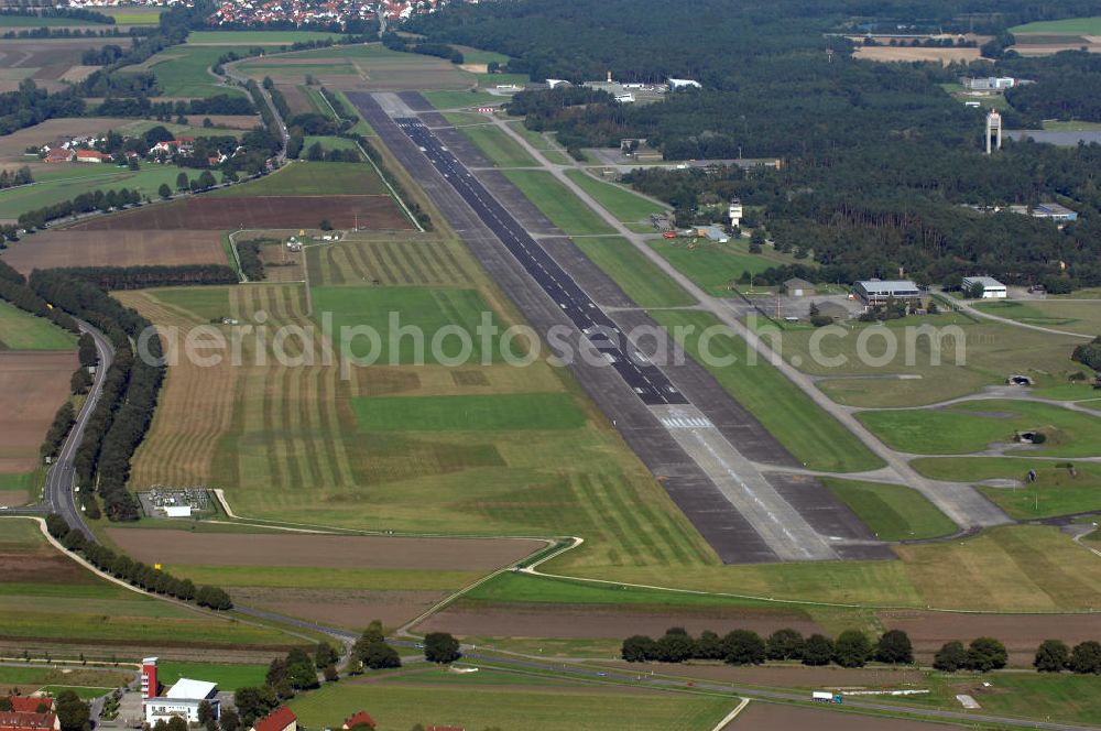 Manching from above - Blick auf den Flughafen Manching bei Ingolstadt, zugleich Standort der EADS, einem europäischen Luft-, Raumfahrt- und Rüstungskonzern. Kontakt: EADS Deutschland GmbH, Rechliner Straße, 85077 Manching