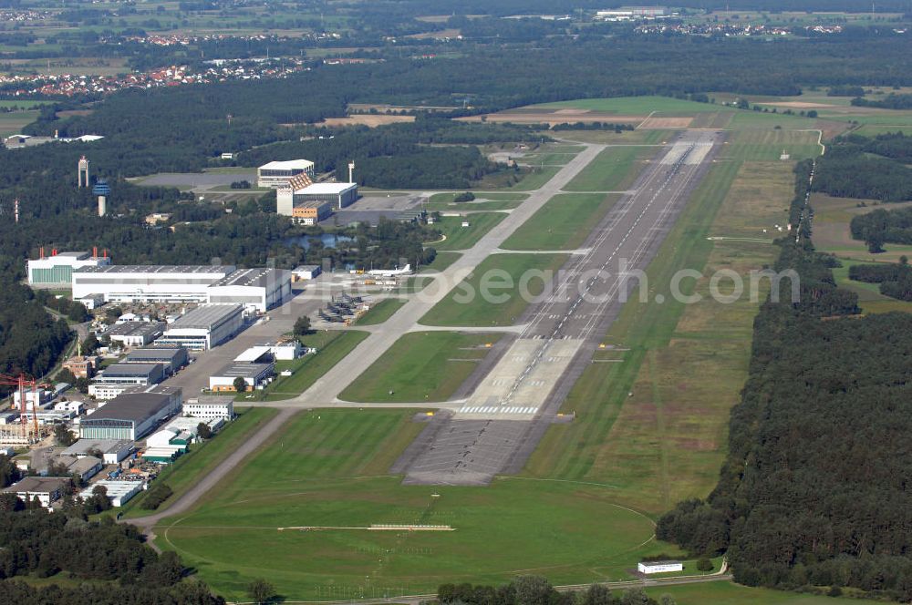 Manching from the bird's eye view: Blick auf den Flughafen Manching bei Ingolstadt, zugleich Standort der EADS, einem europäischen Luft-, Raumfahrt- und Rüstungskonzern. Kontakt: EADS Deutschland GmbH, Rechliner Straße, 85077 Manching