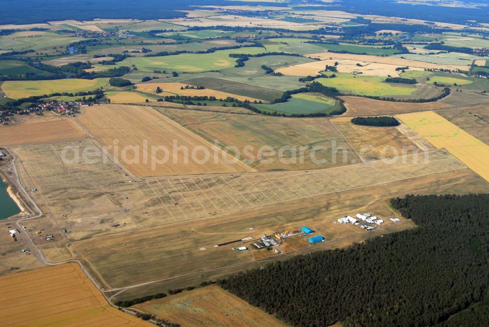 Aerial image Roitzschjora - Blick auf den Flugplatz Roitzschjora EDAW. Kontakt: Fliegerclub Roitzschjora e.V., Am Flugplatz 1, 04509 Roitzschjora, Tel. +49 (0)34208 72395, Fax +49 (0)34208 72545