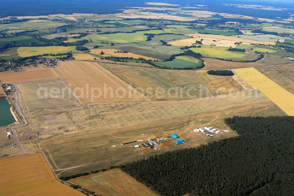 Aerial photograph Roitzschjora - Blick auf den Flugplatz Roitzschjora EDAW. Kontakt: Fliegerclub Roitzschjora e.V., Am Flugplatz 1, 04509 Roitzschjora, Tel. +49 (0)34208 72395, Fax +49 (0)34208 72545