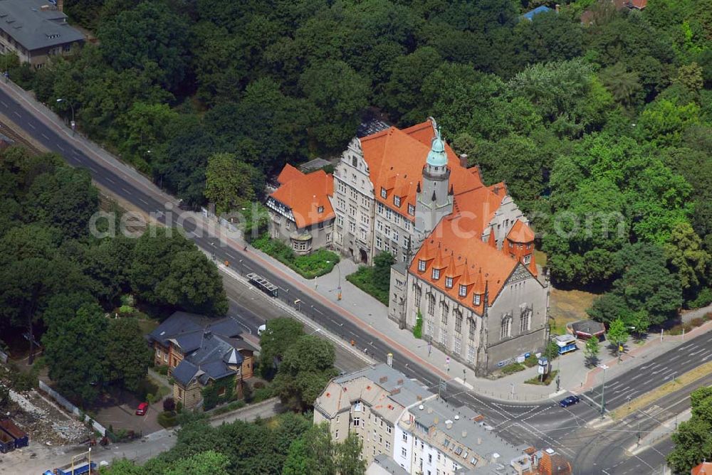 Berlin-Köpenick from the bird's eye view: Berlin-Köpenick,11.07.2006,Fachschule für Sozialpädagogie,Fachoberschule für Sozialwesen und Berufsfachschule für Sozialwesen,Sie liegt an der Lindenstraße Ecke Oberlandstraße, Adresse: Friedrich-Fröbel-Schule,Lindenstraße 1,12555 Berlin,Tel.: 030-65484360,Fax: 030-654843622,Achim Walder: