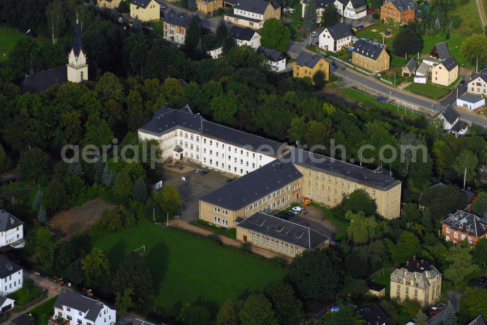 Aerial image Bad Schlema - Blick auf die Friedrich-Schiller-Grundschule am Schulberg 18 in 08301 Bad Schlema.Tel: 03772 / 22637, E-Mail: schillerschule.schlema@t-online.de