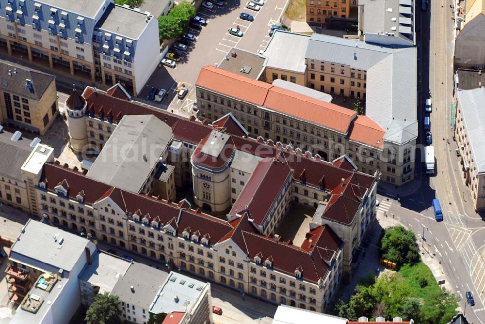 Halle/Saale from the bird's eye view: Blick auf die die Altstadt von Halle mit dem Roten Turm und der Marienkirche