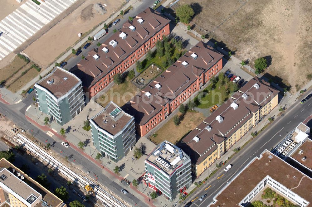 Aerial image Berlin - Blick auf Gebäude der Rudower Chaussee in Berlin-Adlershof. Zu sehen ist das Wolfgang-Köhler-Haus (li.), wo das Institut der Psychologie der HU untergebracht ist, das Alfred-Rühl-Haus (m.) mit dem Geographischen Insitut der HU, als auch das 3-Sterne Airporthotel (re.).