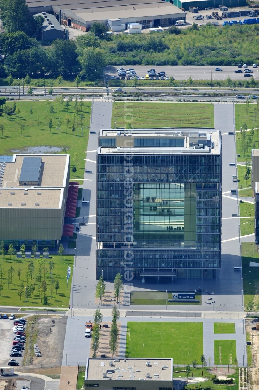 Aerial photograph Essen - View of the headquarters of ThyssenKrupp AG in Essen. The construction of the core center of the steel company began, after planning by Chaix & Morel et associées and JSWD architects, in 2007 and was completed in 2010