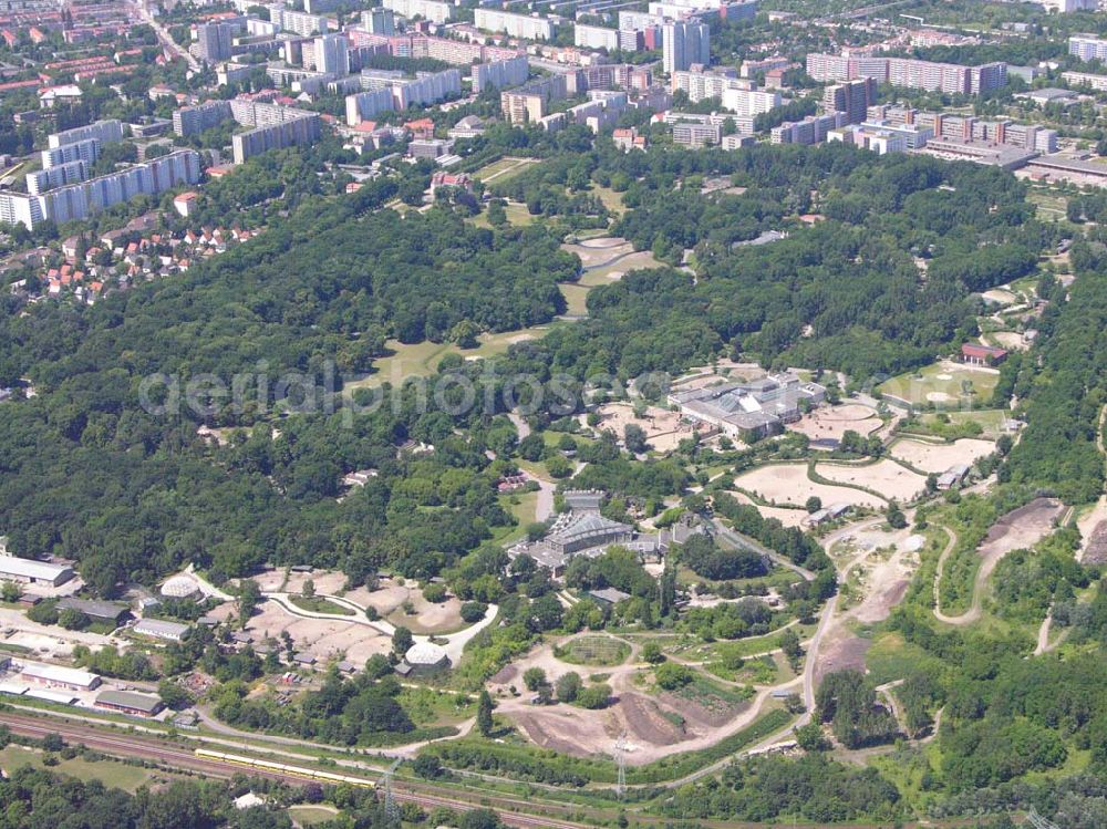 Aerial image Berlin - 20.06.2005 Blick auf das Gelände des Berliner Tierparkes in Berlin - Lichtenberg