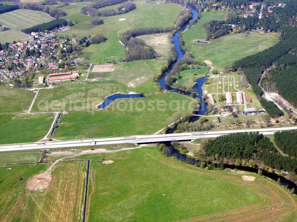 Buhrig from above - 21.04.2005 Blick auf die Gemeinde Buhrig an der A10 am östlichen Berliner Ring (Nähe Autobahndreieck Spreeaue) in Brandenburg.