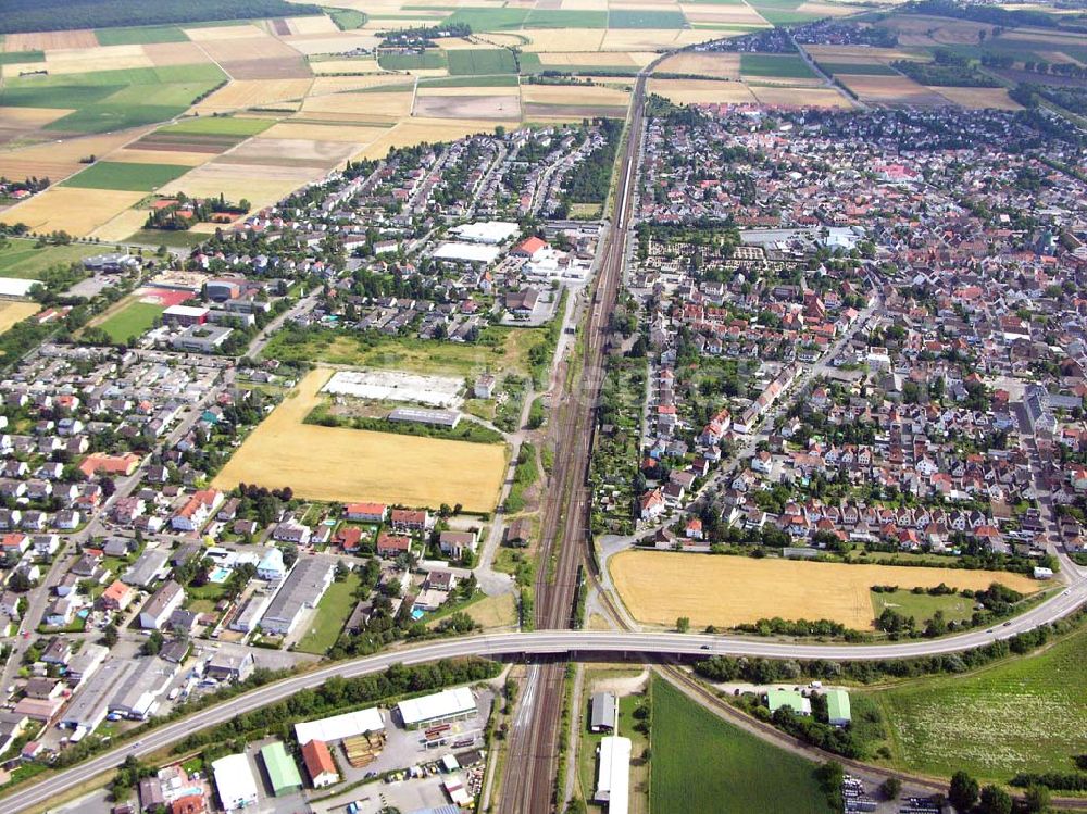 Gernsheim / Hessen from above - Blick auf Gernsheim (Rhein) mit der Hafenanlagen am Rhein.