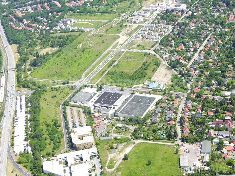 Bohnsdorf - Berlin from the bird's eye view: Blick auf das Gewerbegebiert Hedwigshöhe in Bohnsdorf/Treptow. Im Hintergrund ist das Krankenhaus Hedwigshöhe in Berlin-Falkenberg (Bohnsdorf / Treptow-Köpenick)